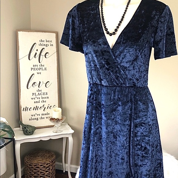 🌟🌟🌟SOLD🌟🌟🌟🎶 SHE WORE BLUE VELVET 🎶 L.A. HEARTS velvet dress Beautiful W - Picture 15 of 16